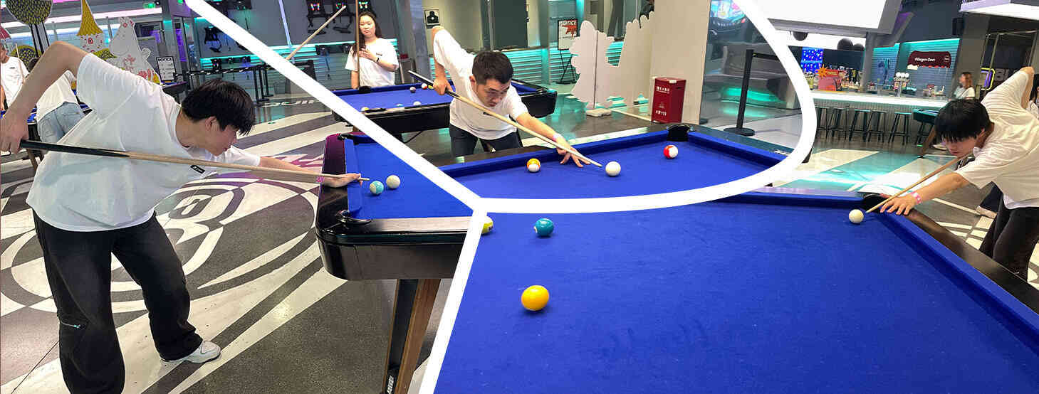 The standard handsome rise team snooker player, the pose he made is not just a pose for the photo, but more of a standard poking pole pose.
