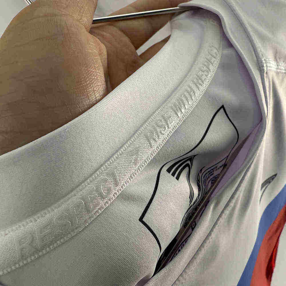 Neck Details