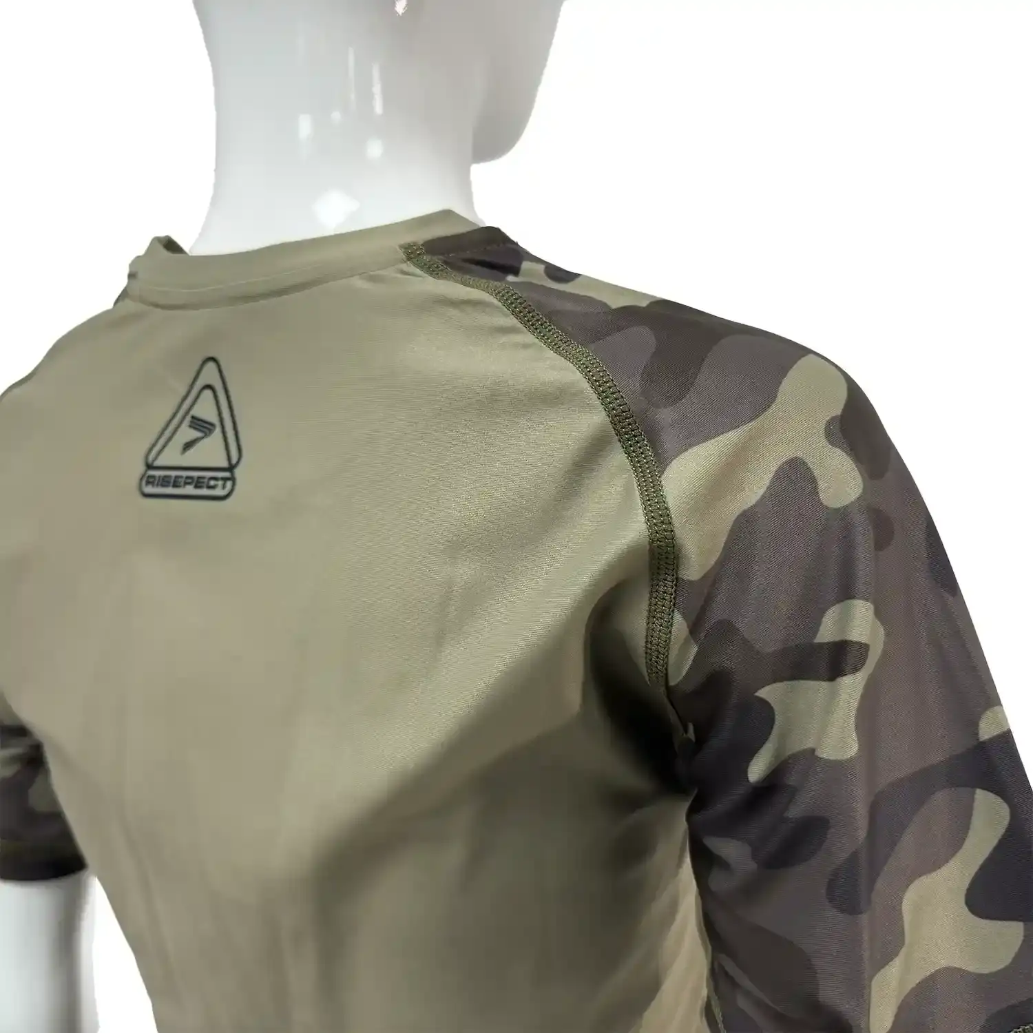 Women's camo bjj rash guard short sleeve back side zoom view