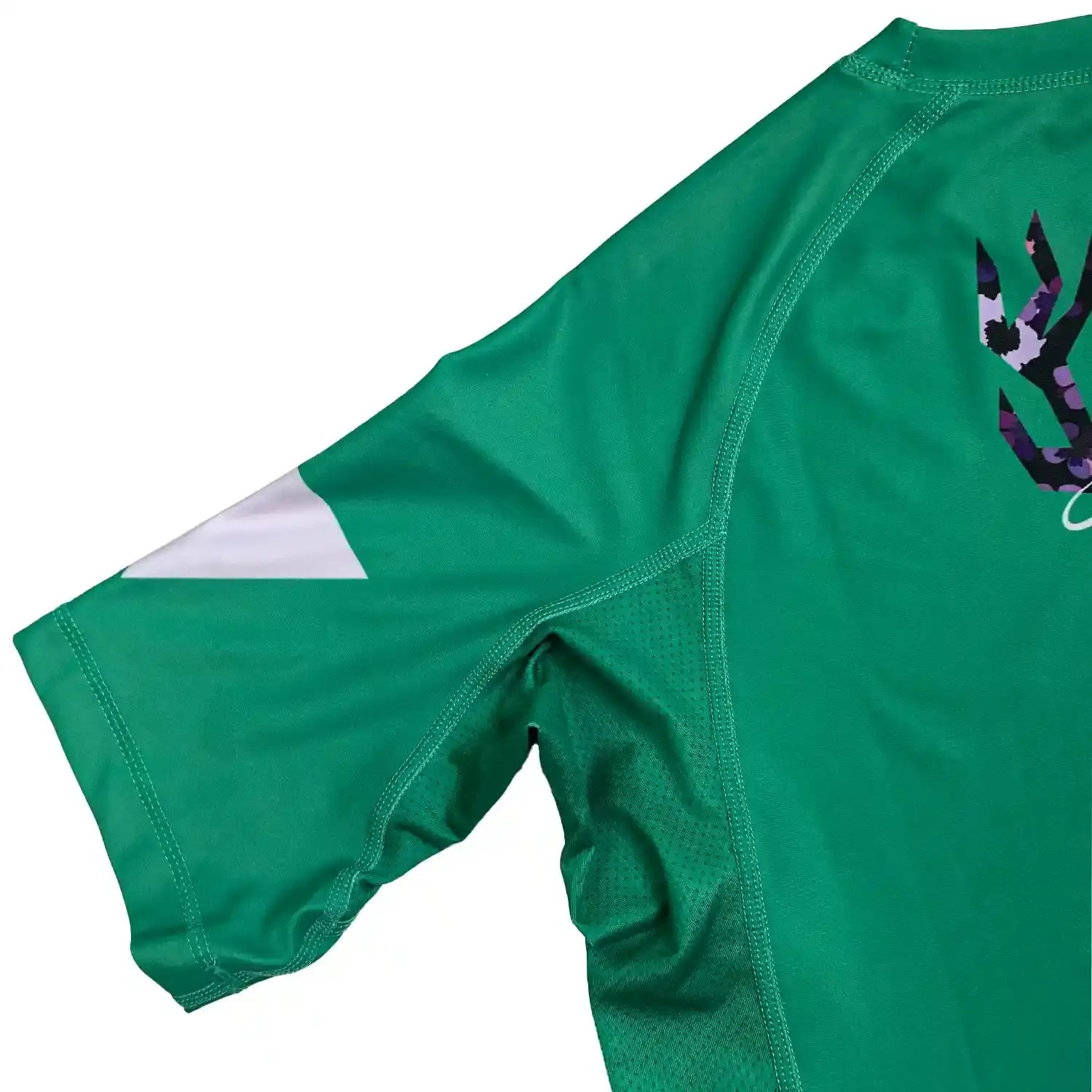Elk two-color rash guard green blue short sleeve back flatlock stitching raglan sleeve