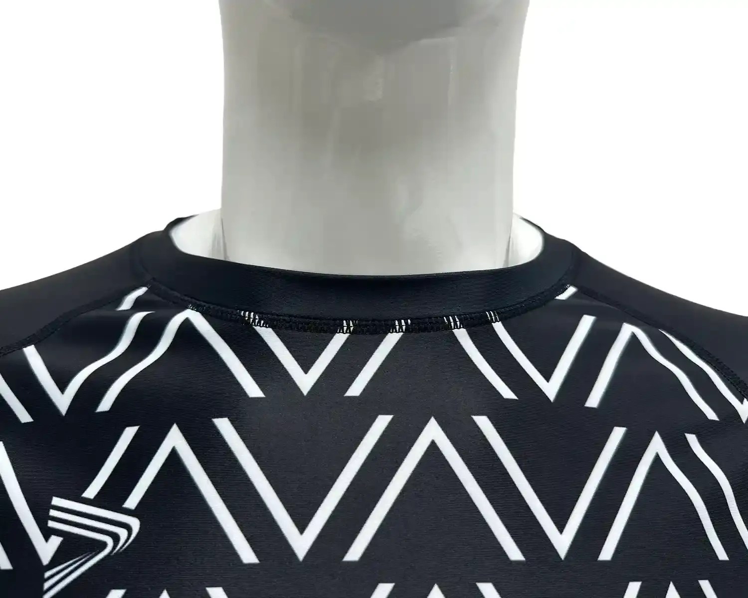 Black mma rashguards bjj ss rash guard white-waves print neck outside details
