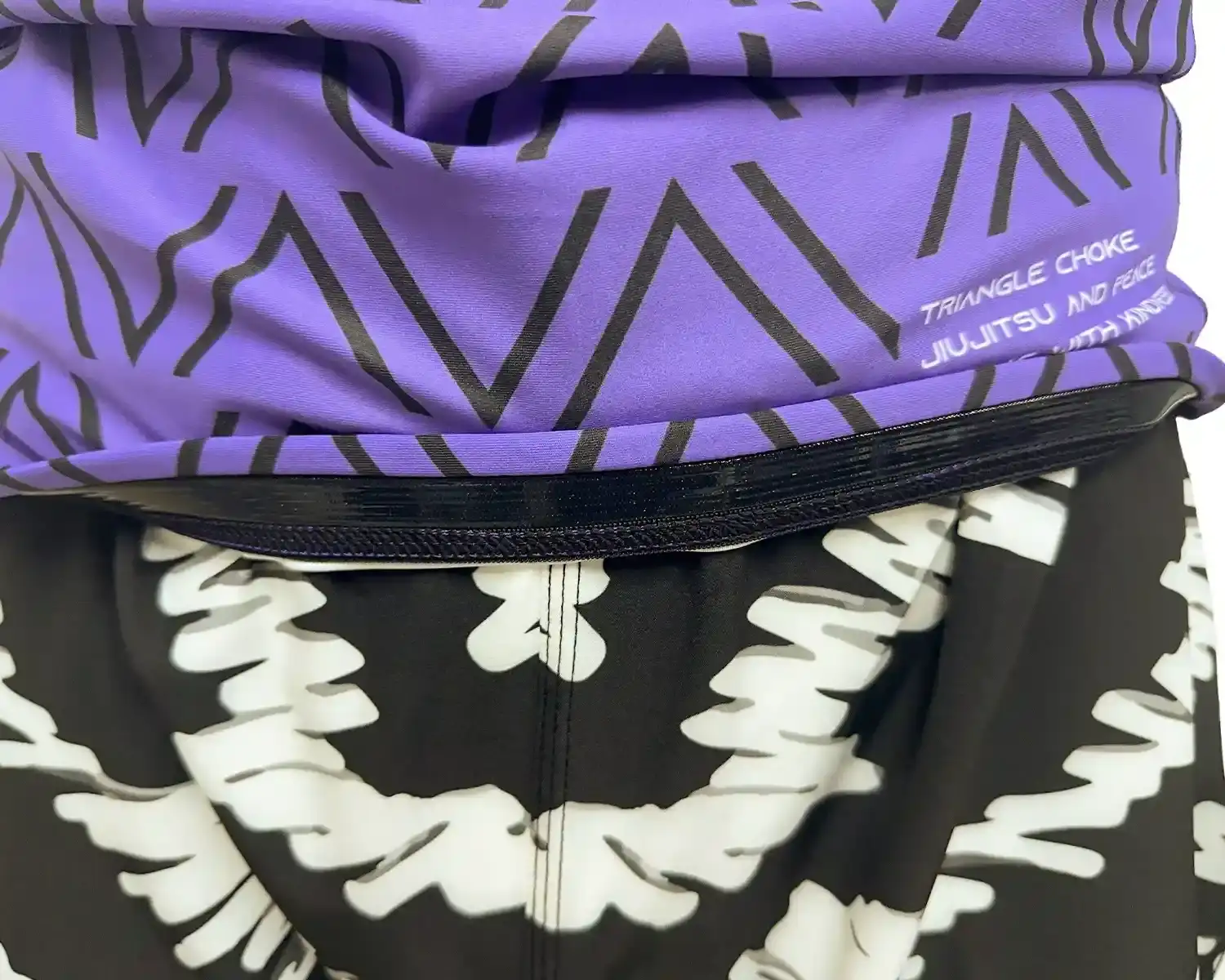 Purple rashguards jiu-jitsu waves rash guard for men hem inside silicone strip details