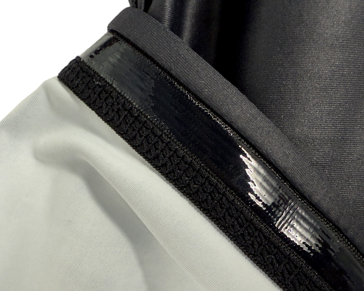 Prajna short sleeve rash guard hem inside silicone strip details