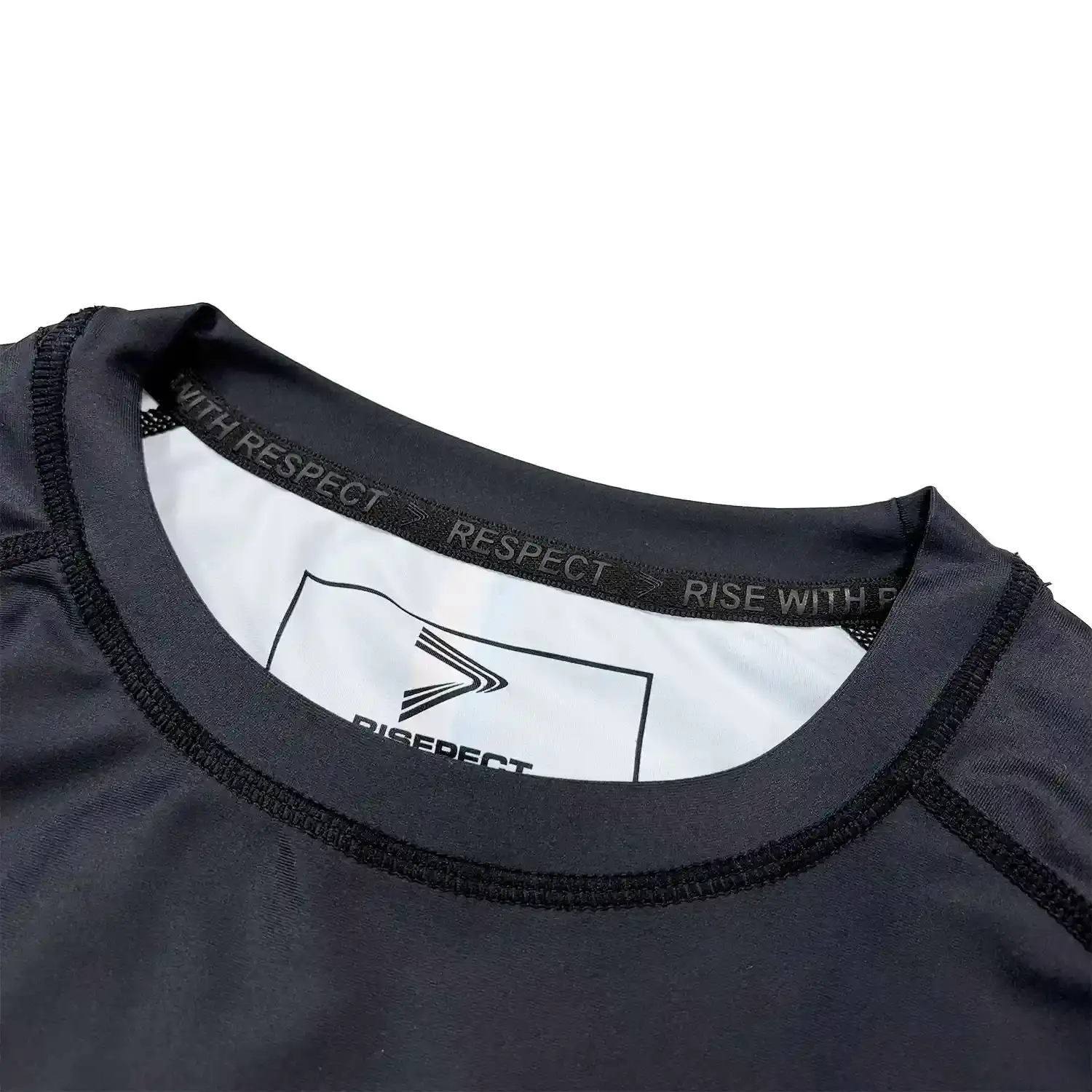 The neck details of Custom black short sleeve rash guard France jiujitsu