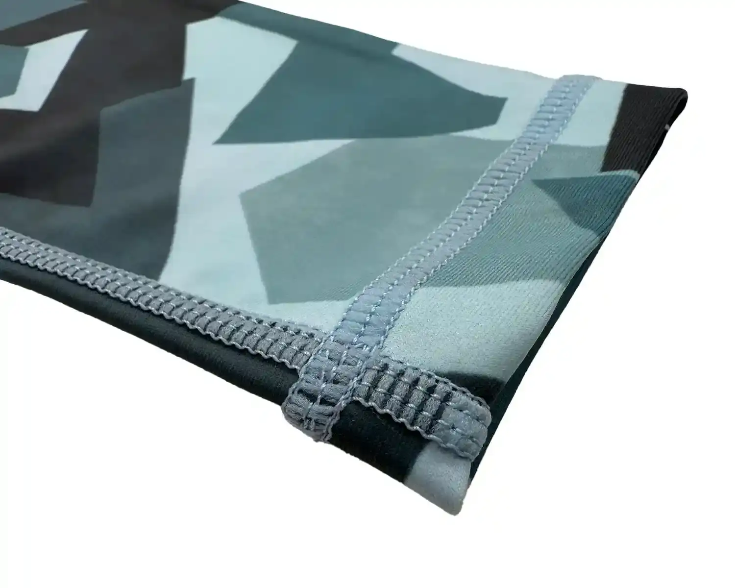 Upf50 Bjj Rashgaurd cuff coverstitch and flatlock seam upclose